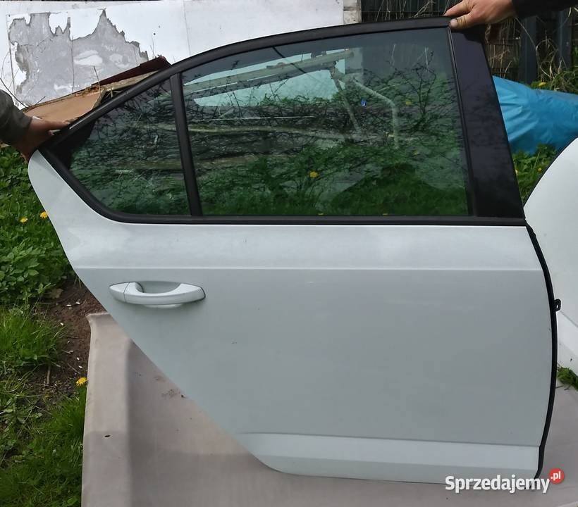 Drzwi PRAWY TYŁ SKODA OCTAVIA III LF9F kompletne Dębno