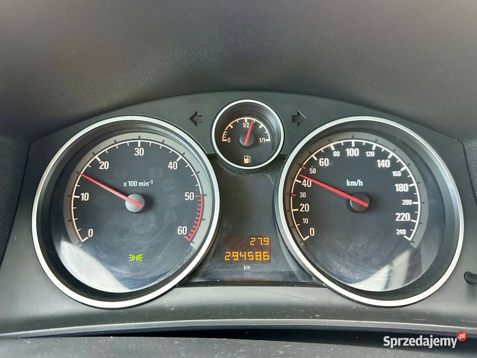 Opel Astra H GTC 17 CDTI ECOTEC 110 światła przeciwmgielne wielkopolskie sprzedam