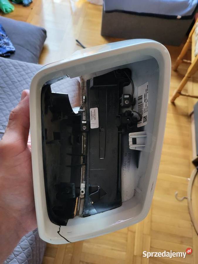 Obudowa lusterka prawa biała Mercedes Żywiec