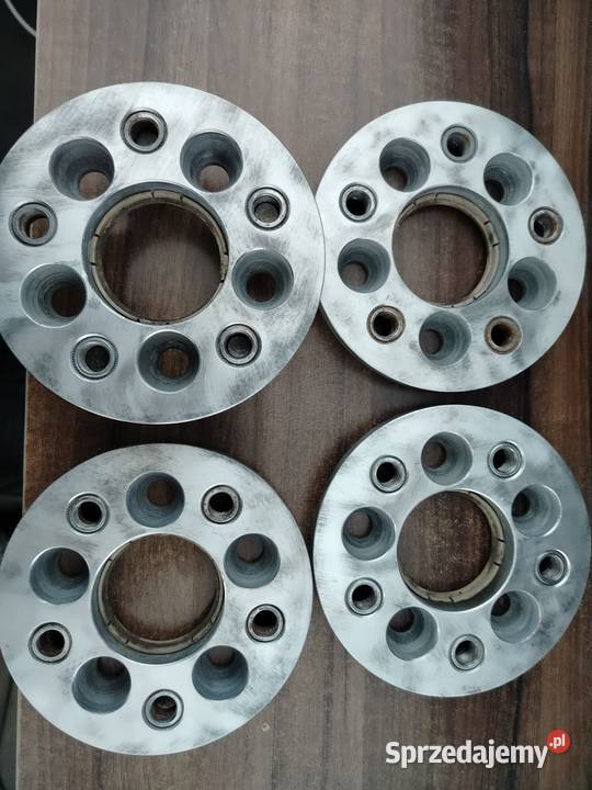 Dystanse adaptery zmieniające rozstaw śrub z