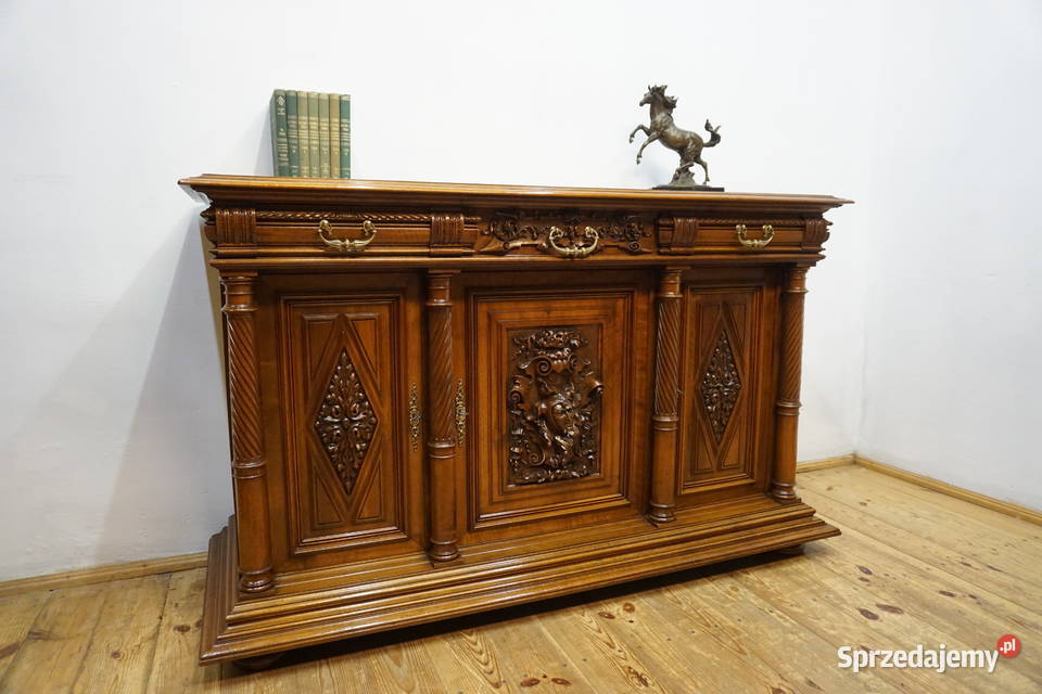 BOGATO RZEŹBIONA KOMODA TRZYDRZWIOWA ORZECH Niemcza