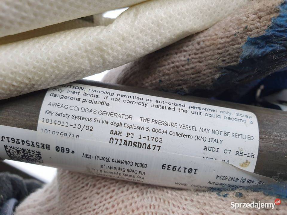 KURTYNA LEWA AUDI A8 D4 4H0880741D Lipno