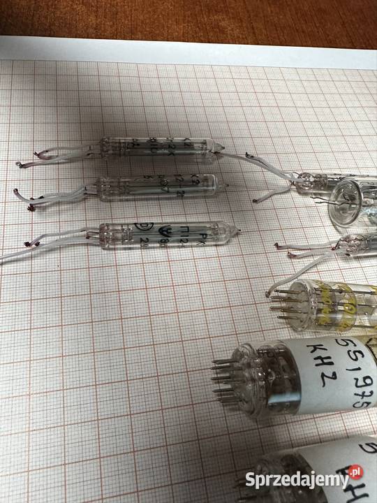Rezonatory Kwarcowe w ilości 9 Z321 Części i akcesoria Czechowice-Dziedzice