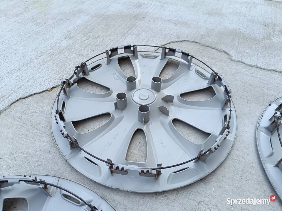 Kołpaki oryginalne Ford Focus 16 komplet C itp 3 Piastów