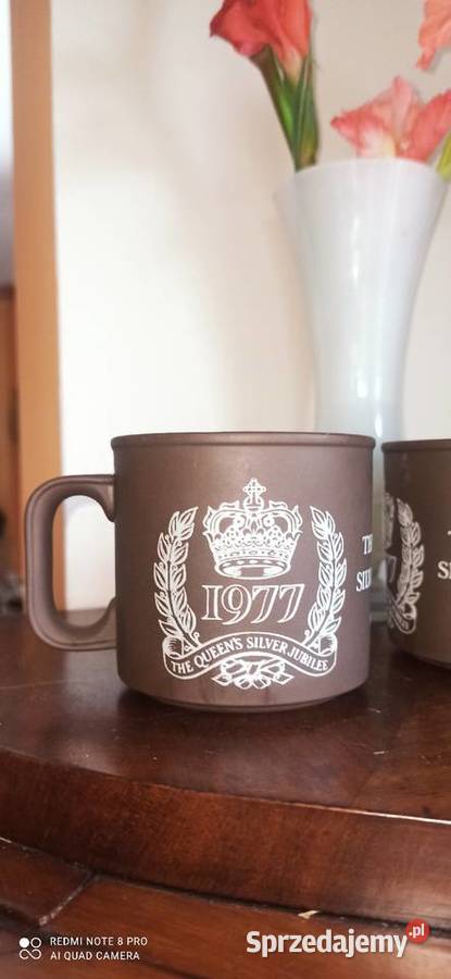 Elżbieta II Kubki The Queens Silver Jubilee Porcelana i szkło Gdańsk