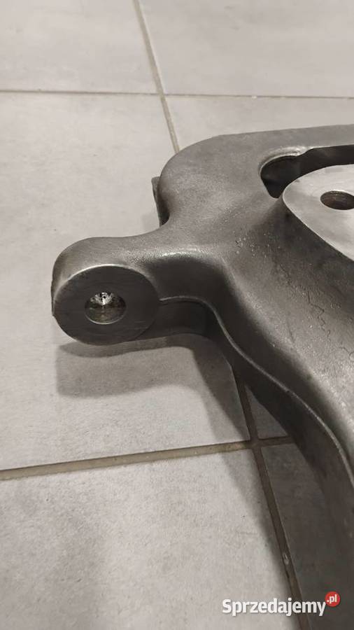 Zwrotnica prawa lewa RAM 1500 4 gen IV stan Tarnów
