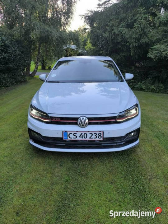 Volkswagen Polo VI 2017 Sadlno