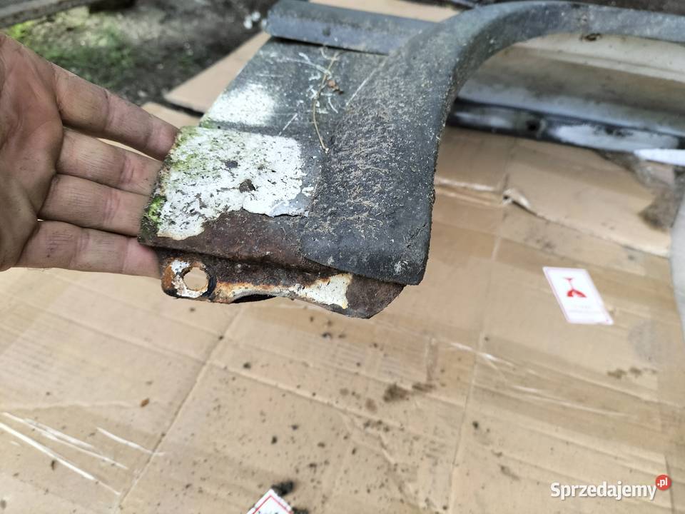 GOLF 2 JETTA 2 BŁOTNIK PRZÓD PRZEDNI PRAWY osobowe Kamień-Kolonia