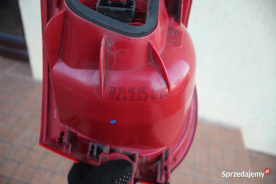 LAMPA LEWY TYŁ VW PASSAT B6 KOMBI