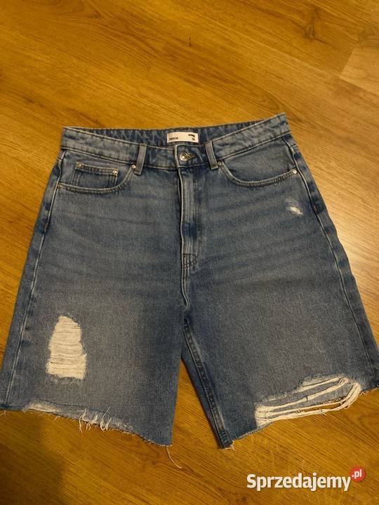 Niebieskie jeansowe spodenki damskie Sinsay niebieski