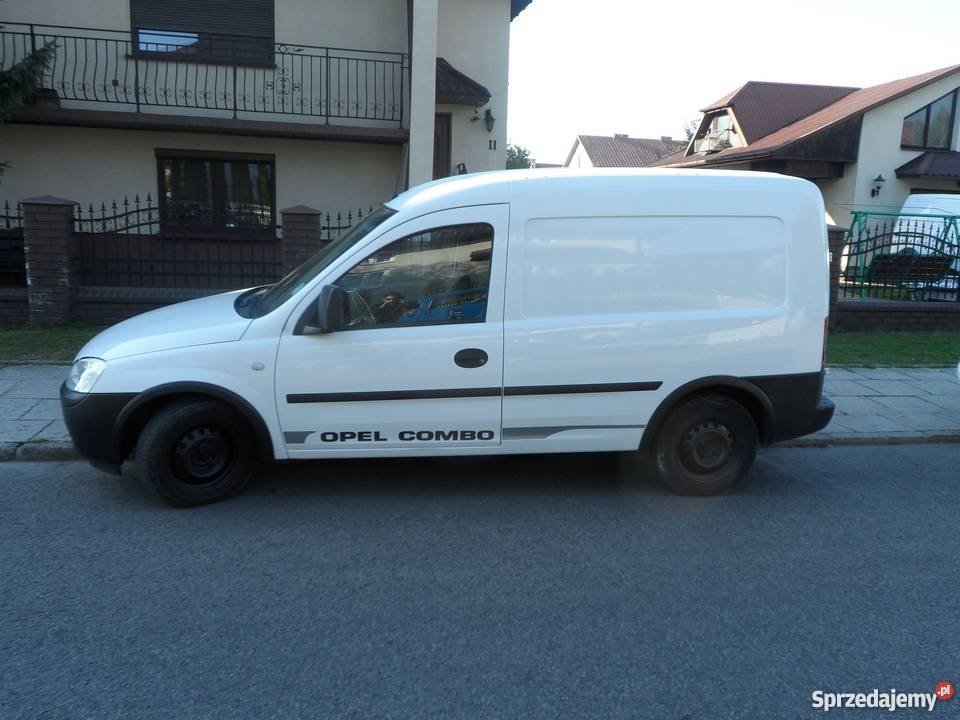 OPEL COMBO 16 BENZYNA SERWISOWANY BEZWYPADKOWY serwisowany w ASO podkarpackie Mielec