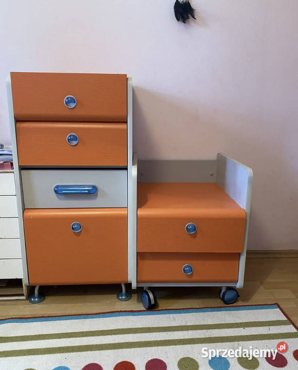 Zestaw mebli dziecięcych w stanie Józefów