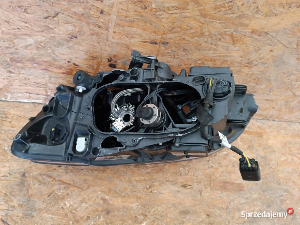 LAMPA PRAWY PRZÓD EU XENON VOLVO S60 V60 LIFT Lampy przednie Nowy Tomyśl