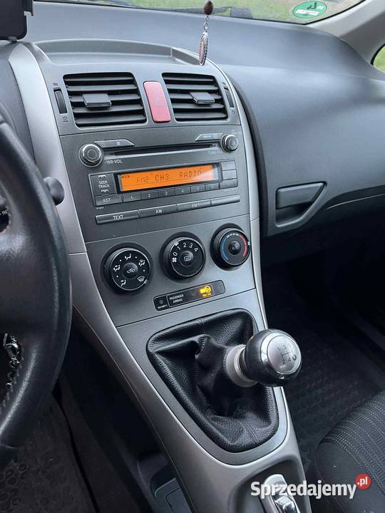 Toyota Auris Przemysłów sprzedam