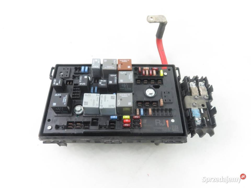 BSI OPEL ASTRA IV J 17 CDTI 13318783RJ Skrzynki bezpieczników