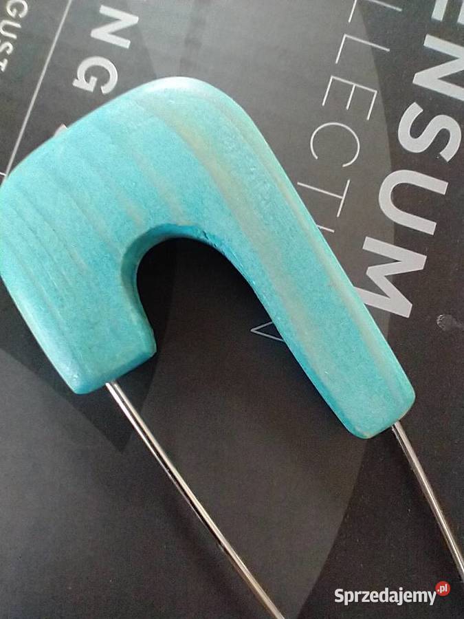 Niebieska broszka agrafka drewno rękodzieło łódzkie Łódź