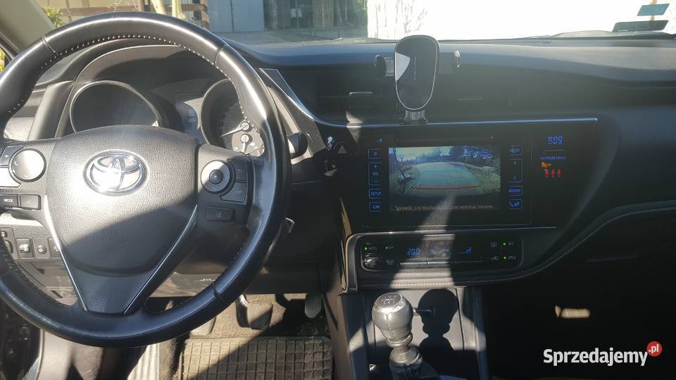 Toyota Auris II FL 2016 Prestige 16 zadbana