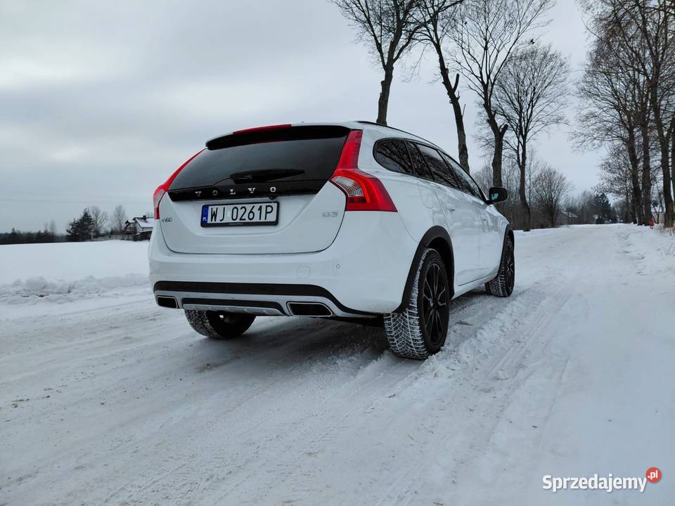 Uszkodzony Volvo v60 cross country sprzedam