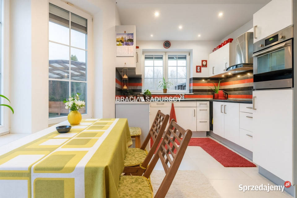 Dom wolnostojący 15527m Czernichów Szlak Rok budowy 2011 sprzedam