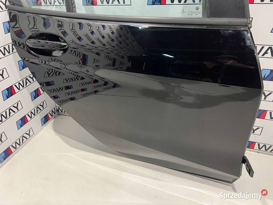 BMW F40 DRZWI PRAWY TYŁ TYLNE PRAWE 668 SCHWARZ