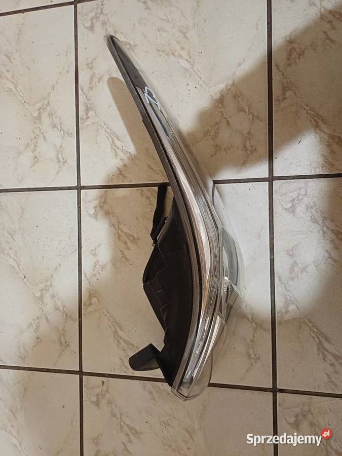 Lampa tylna prawa Mazda 6 Kombi GH 2011 r Domiarki