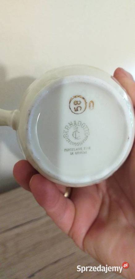 Porcelanowy mlecznik Czechosłowacja prl Przedbórz