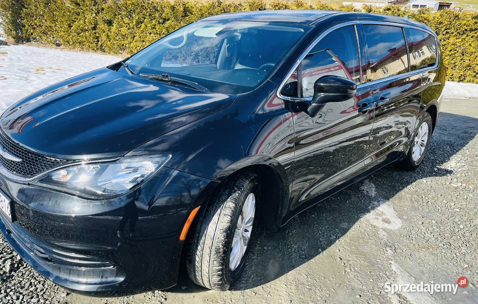 Chrysler Pacifica 36 benzyna Skomielna Czarna