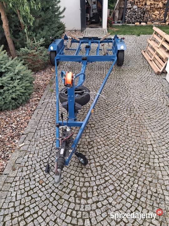 przyczepa podłodziowa dwuosiowa Strzegom