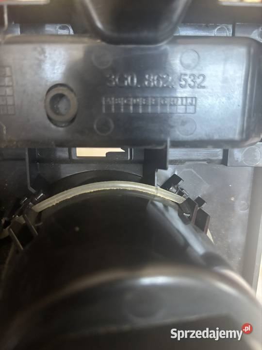 VOLKSWAGEN PASSAT CUP HOLDER CENTRE CONSOLE Zduny