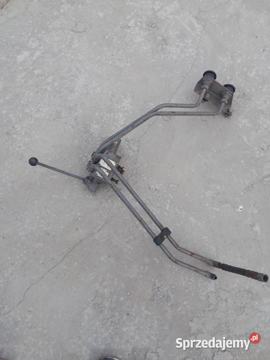 Rozdzielacz Ursus C330 na błotnik Grójec