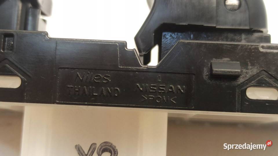 NISSAN MICRA K14 PRZEŁĄCZNIK SZYBY