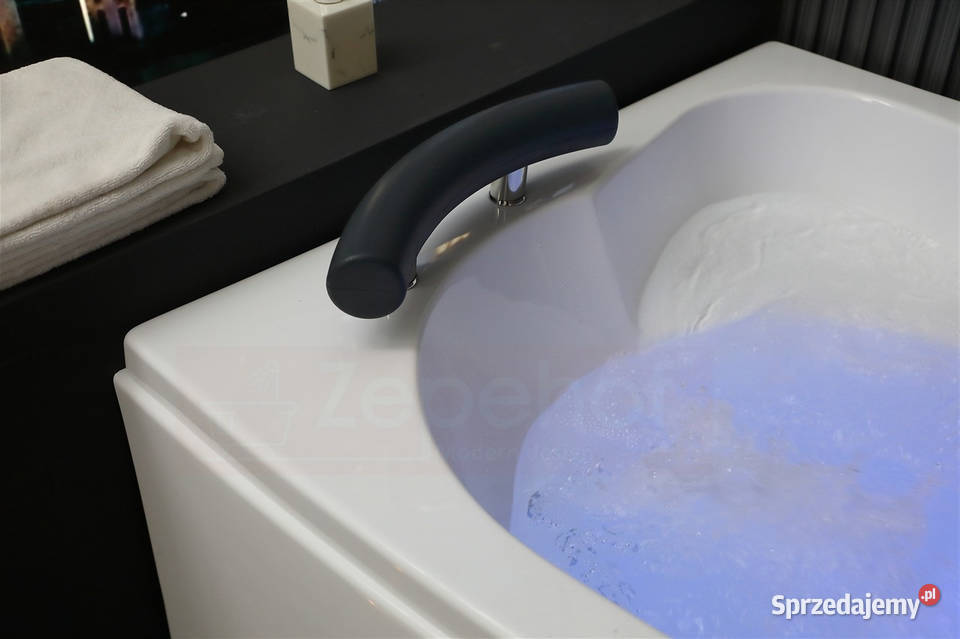 Wanna z hydromasażem EBX101 R PRAWA prostokątna Grabówka