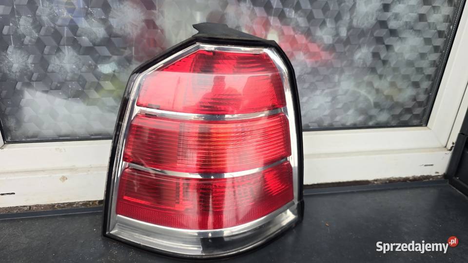 Lampa lewy tył do opla zafiry B 2006
