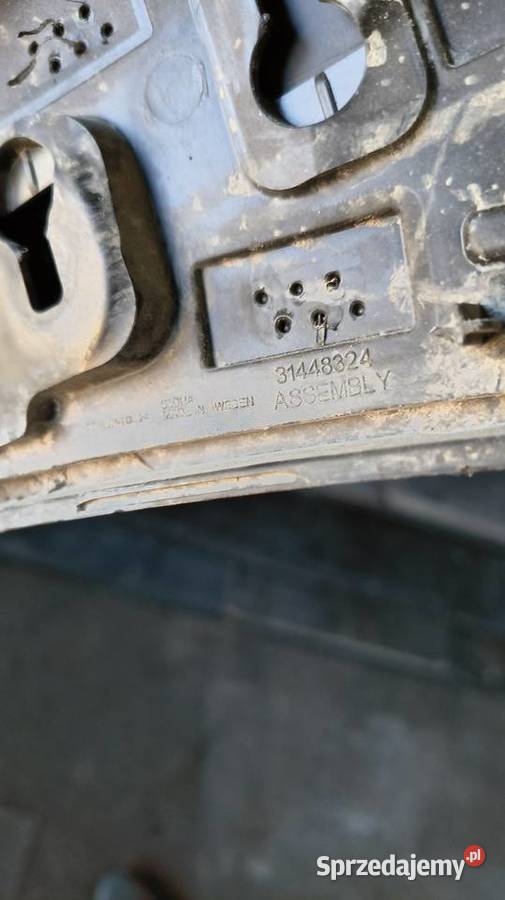 Volvo XC40 2022 listwa lewa przód nakładka małopolskie Bolęcin