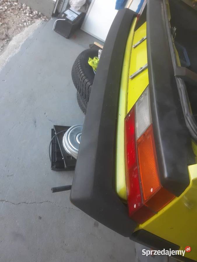 Piekny zderzak tyl polonez pierwsza seria 79