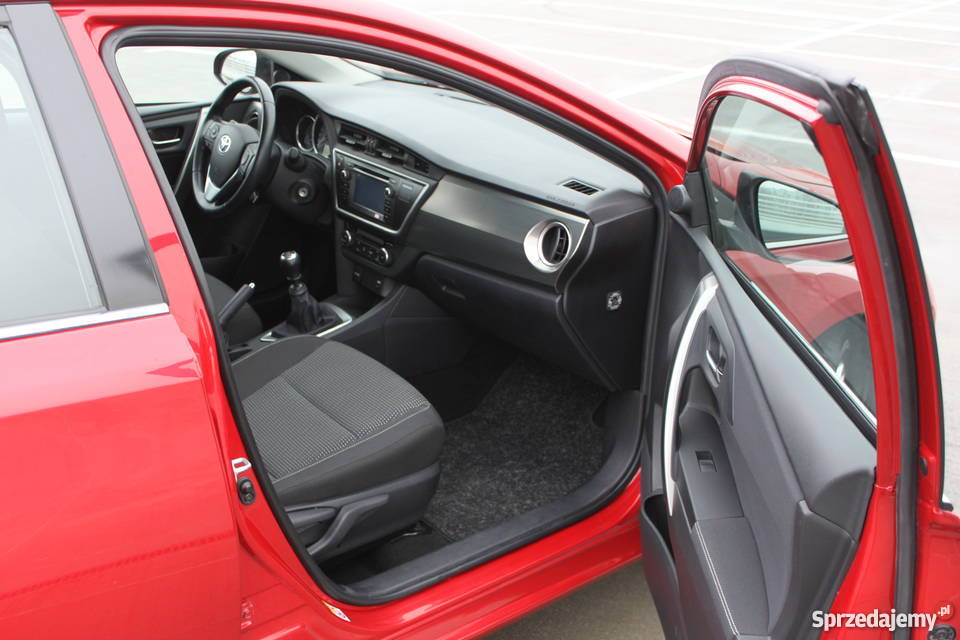 Toyota Auris Auris II 16 benzyna Hatchback ledy asystent pasa ruchu