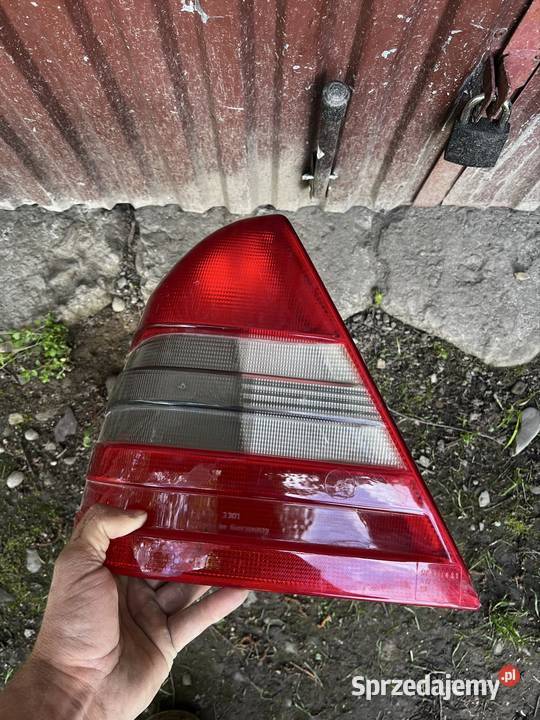 Lampa lewy tył klasa c Mercedes w202 w202 c220 osobowe podkarpackie Jasło sprzedam