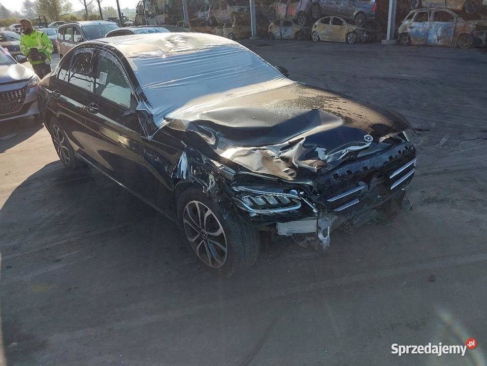 Mercedes C klasa 2021 przebieg 25 1600cm3 Bzianka