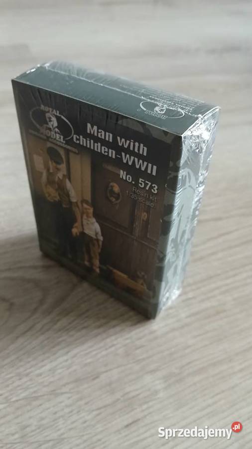 Figurki Royal Model RM673 Man with children 135 Lubartów