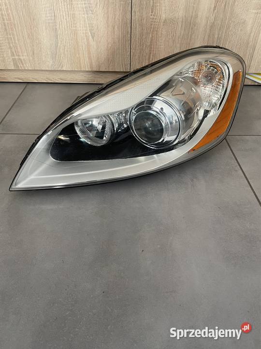 Volvo Xc60 30763135 reflektor lewy xenon Kozubszczyzna
