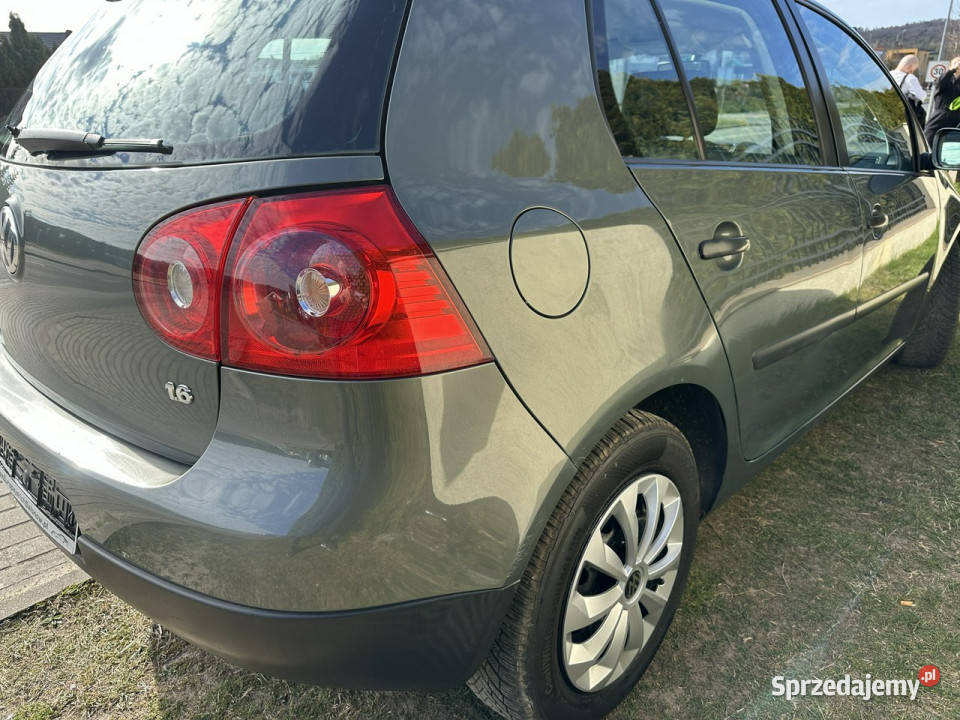 Volkswagen Golf 16 MPI 5 drzwiCLIMAtic isofix Golf Wejherowo