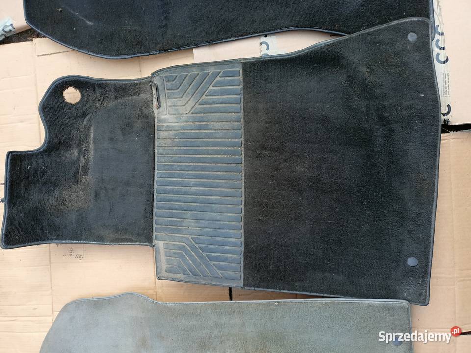 Mercedes W124 dywan wykładzina podłogowa dywanik Skarżysko-Kamienna