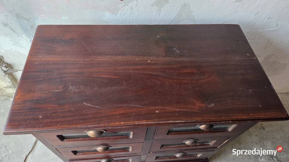Drewniana komoda apteczna vintage