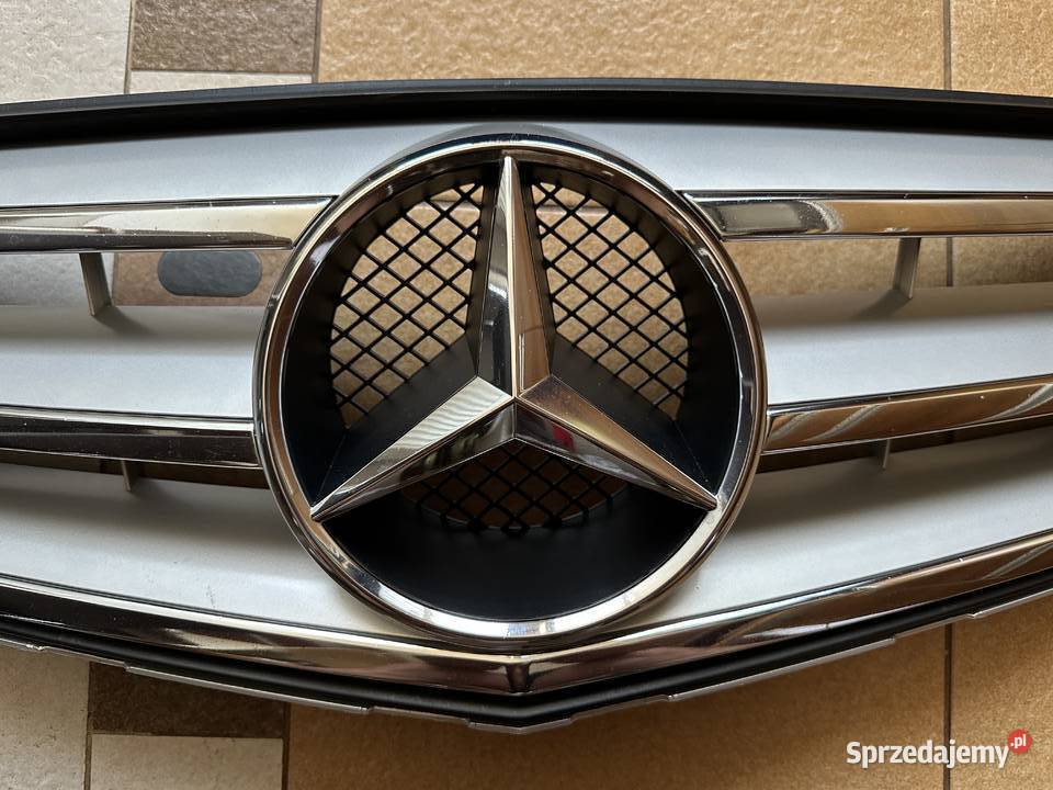 Grill przedni mercedes W 204 c klasa Atrapy Sztum