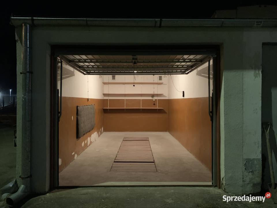 Garaż Mickiewicza Ostrowiec Świętokrzyski