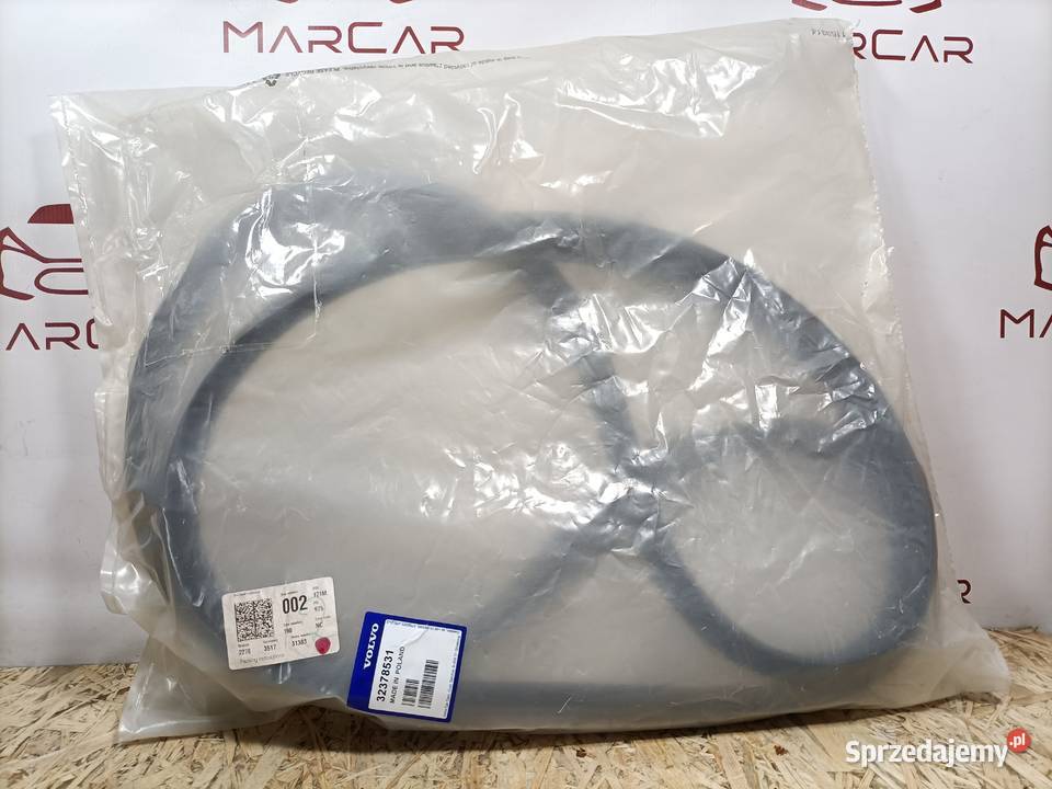 VOLVO V60 18 USZCZELKA KLAPY BAGAŻNIKA 32378531 osobowe Pleszew
