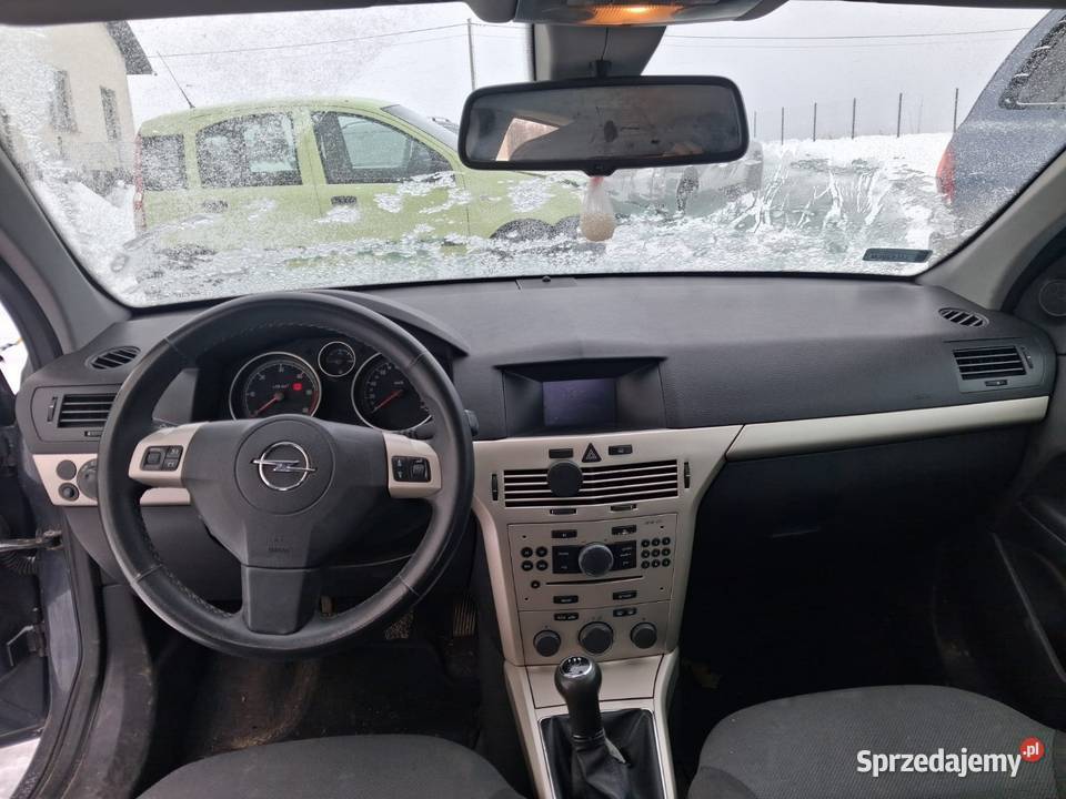 Opel Astra H 17CDTI z uszkodzoną uszczelka pod