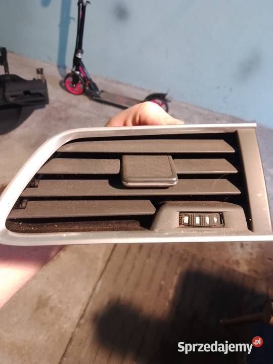 Kratka nawiewu Peugeot 508 l Rok produkcji 2014 Kratki nawiewu Wyposażenie wnętrza wielkopolskie