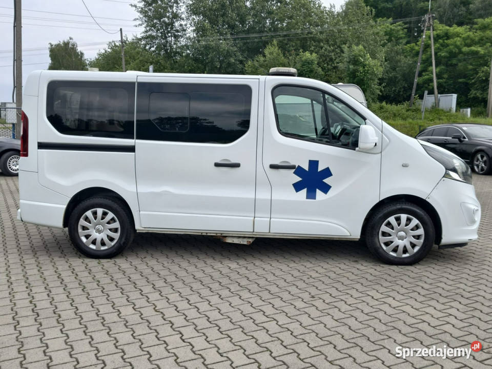 Opel Vivaro 16 D 145 AMBULANS karetka nawigacja
