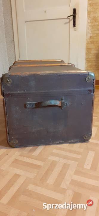 zabytkowy kufer